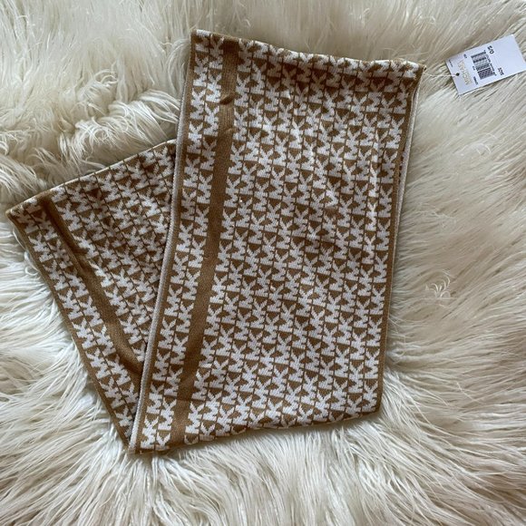 Michael Kors Logo Scarf - Picture 3 of 4